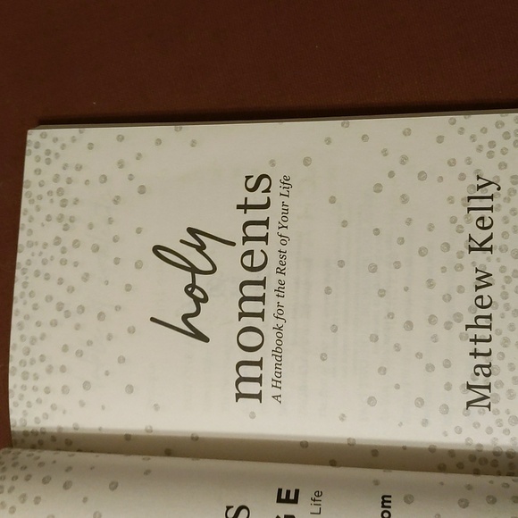 Holy Moments by Matthew Kelly - Picture 3 of 5